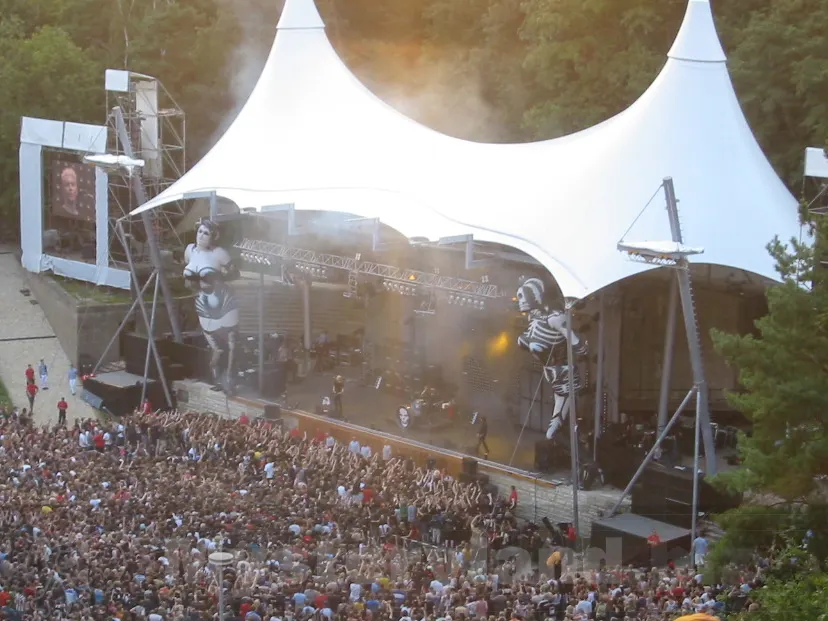 Publikum in der Waldbühne Berlin vor die ärzte