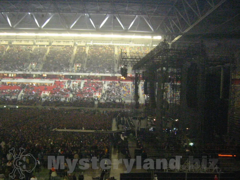 Depeche Mode live auf der Touring the Angel Tour in der LTU-Arena Düsseldorf