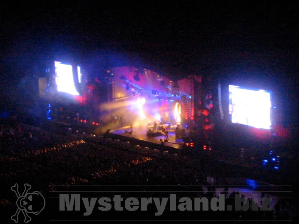 Bühne von die ärzte beim Silvesterkonzert 2006 in Köln