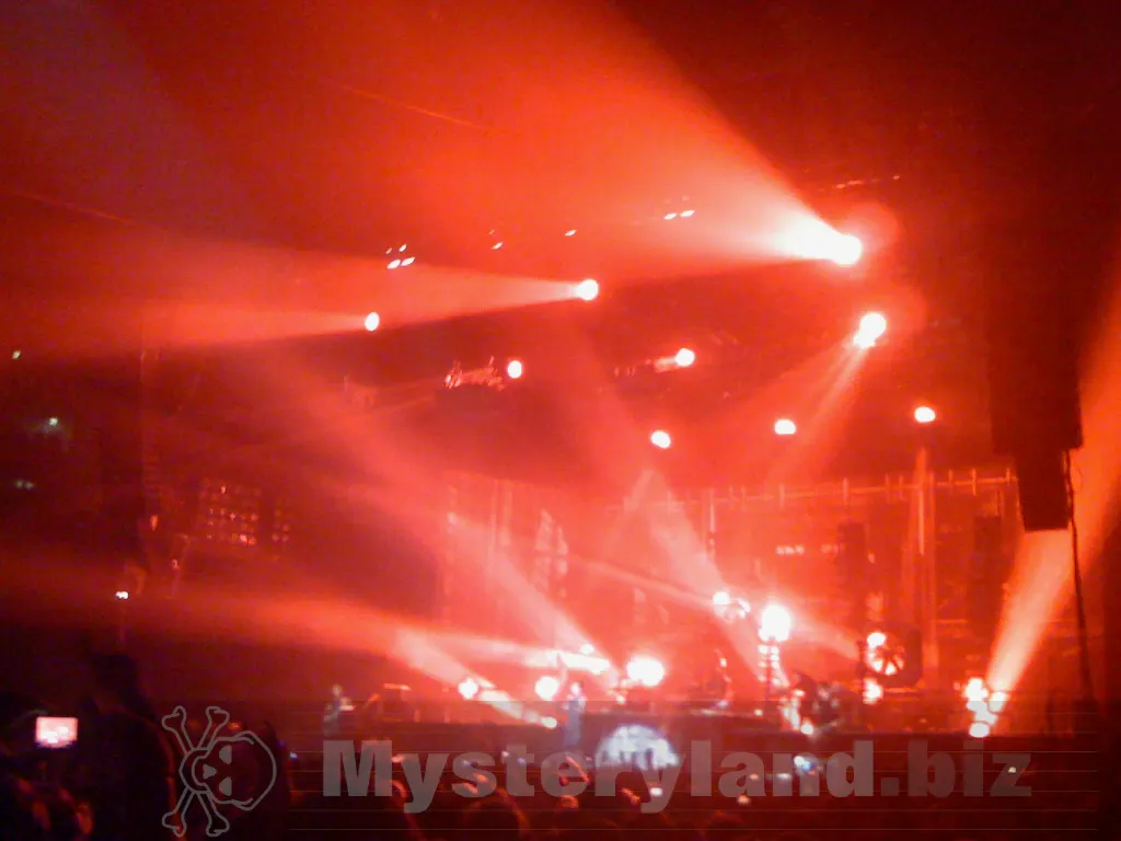 Rammstein auf der Bühne der Lanxess-Arena Köln