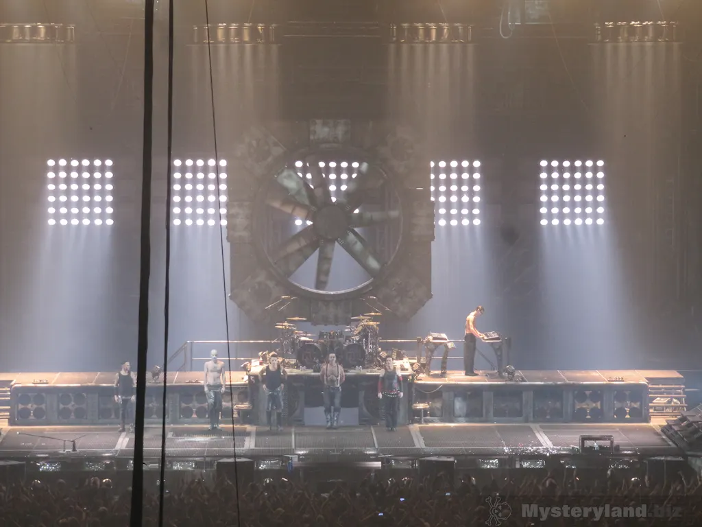Rammstein Konzertabschluss nach Mitternacht